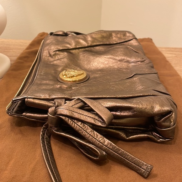 GUCCI Hysteria Clutch - Picture 9 of 13